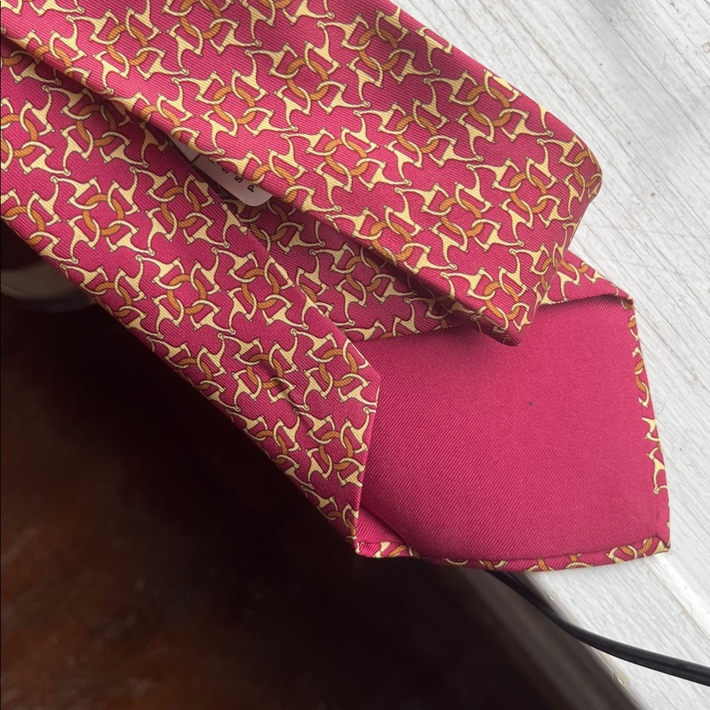 Hermes Red and Gold Patterned Tie - Picture 9 of 9